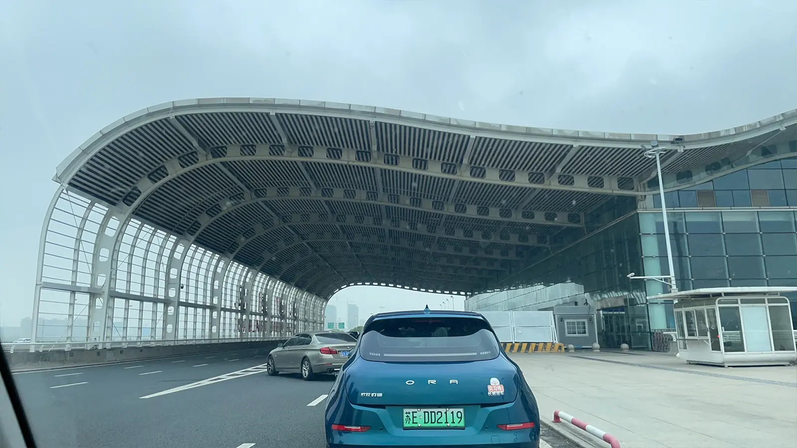 China sourcing services: a local team meeting a buyer on arrival in Suzhou