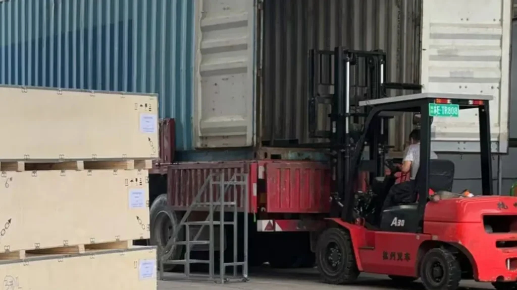 shipping from china cost loading