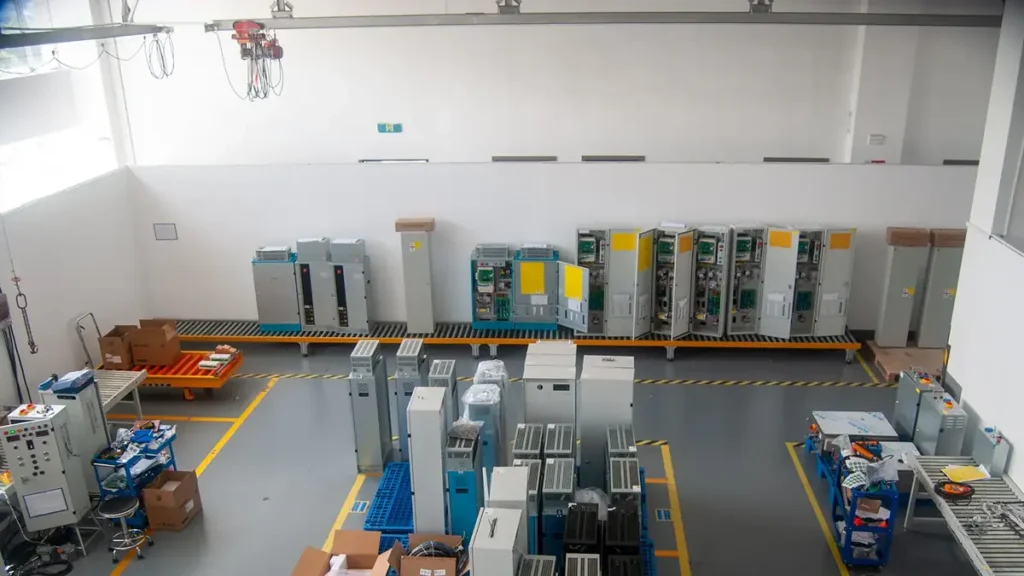 Import from China to Pakistan: goods staged in the supplier warehouse before shipment